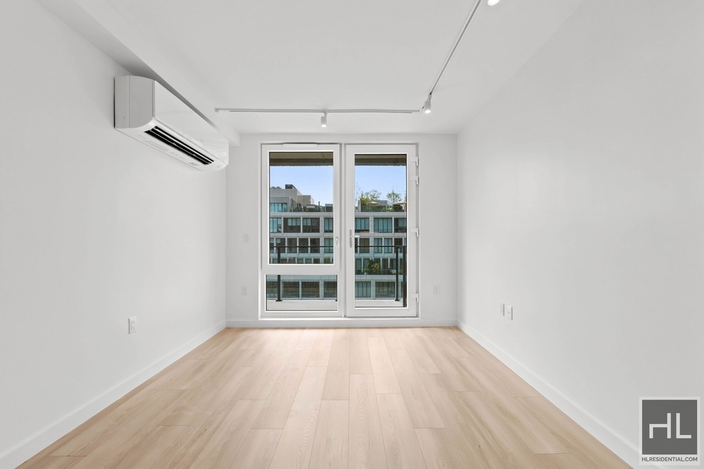 4 Avenue - Photo 4