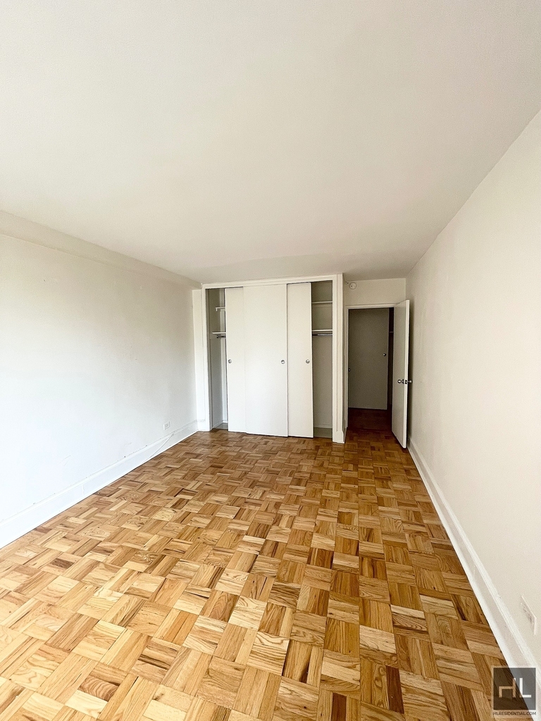 East 79th Street - Photo 3