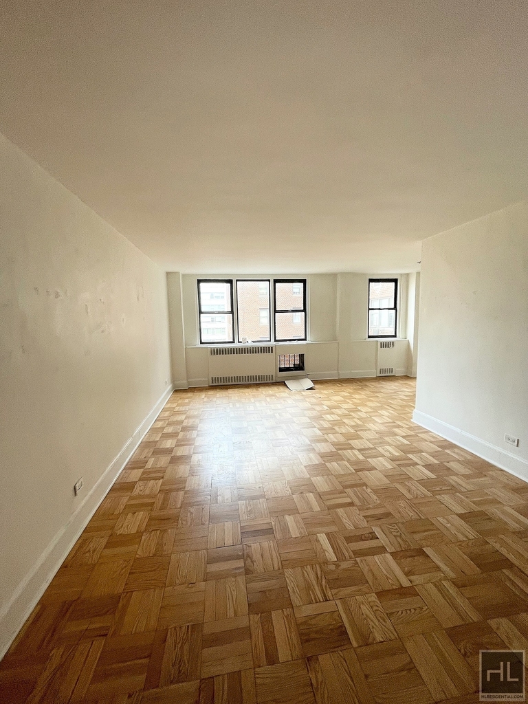 East 79th Street - Photo 0