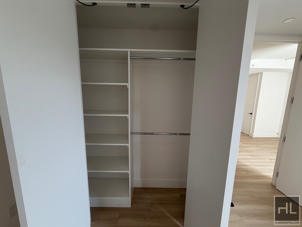 4 Avenue - Photo 8