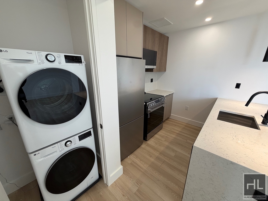 4 Avenue - Photo 6