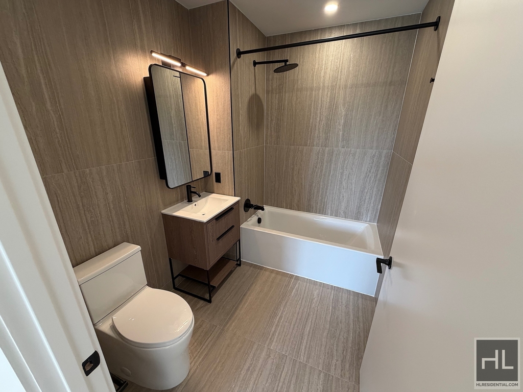 4 Avenue - Photo 4