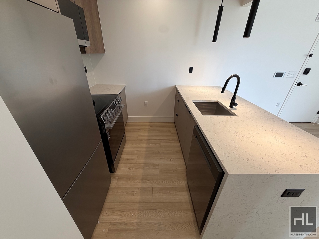 4 Avenue - Photo 7