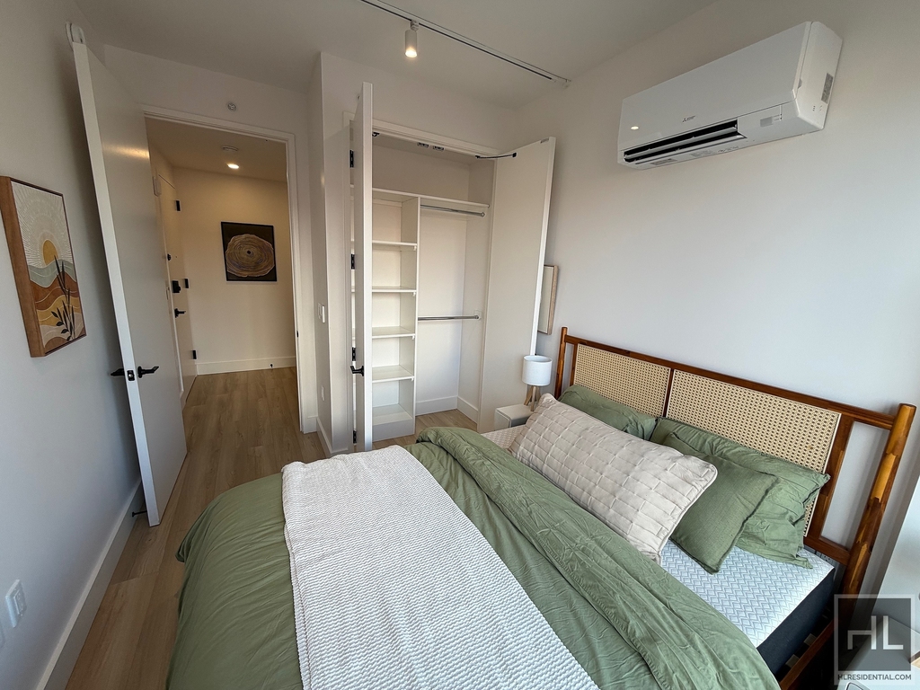 4 Avenue - Photo 4