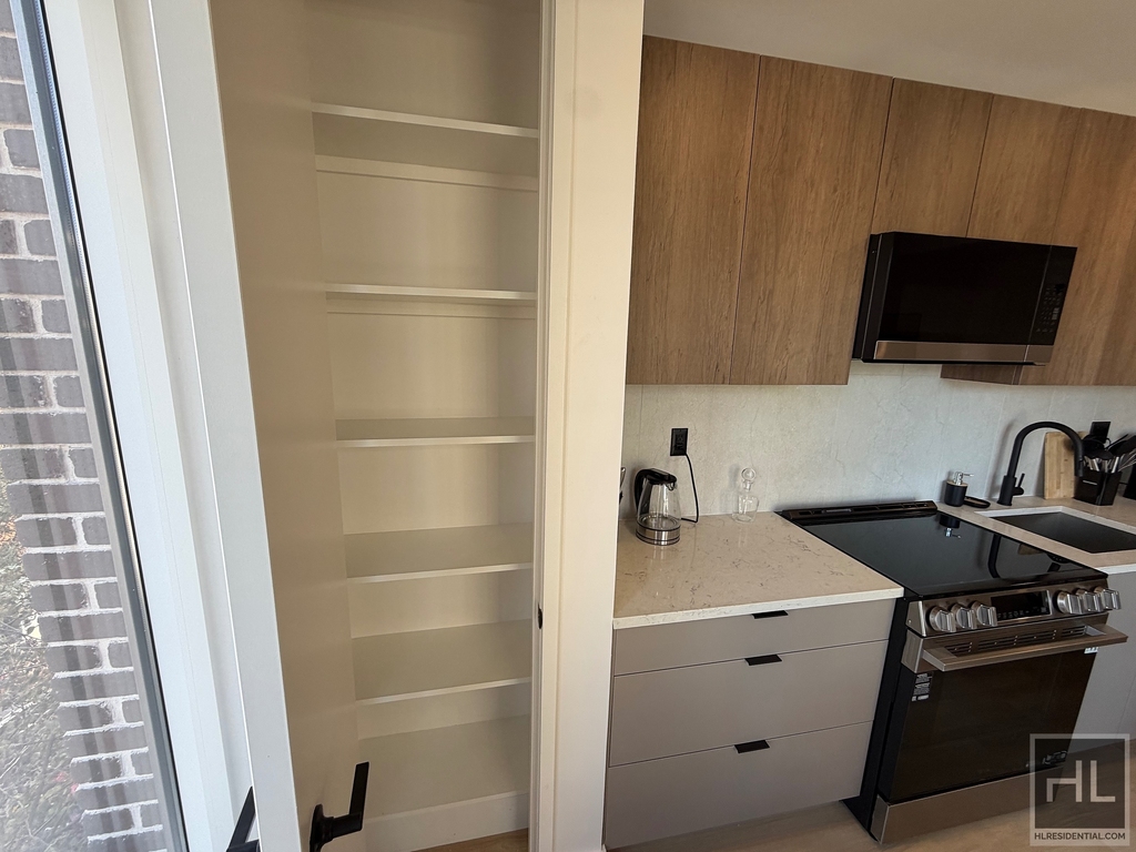 4 Avenue - Photo 9
