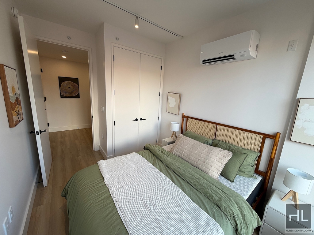 4 Avenue - Photo 5