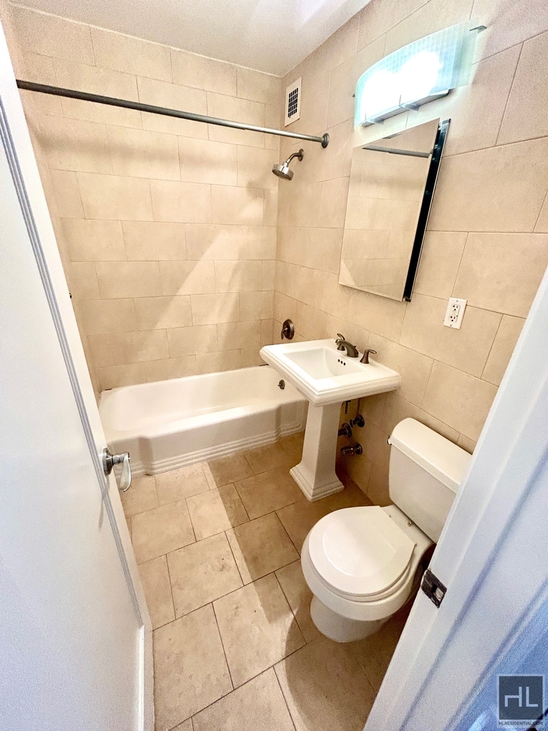 East 65th Street - Photo 9