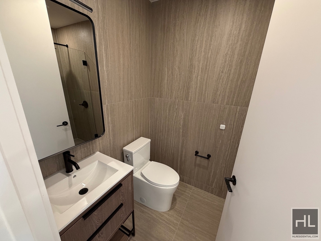 4 Avenue - Photo 3