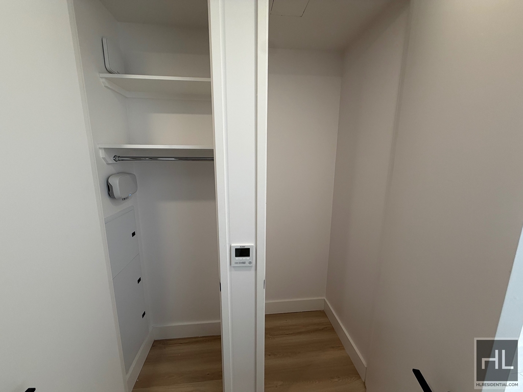 4 Avenue - Photo 5