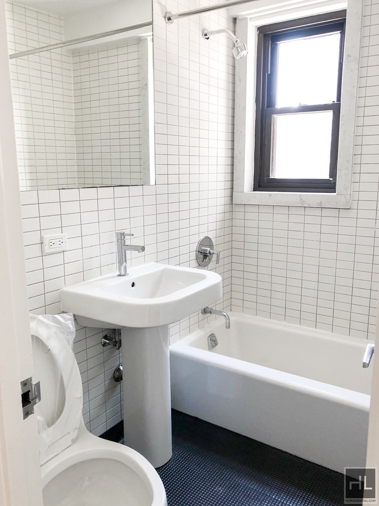 East 39th Street - Photo 3