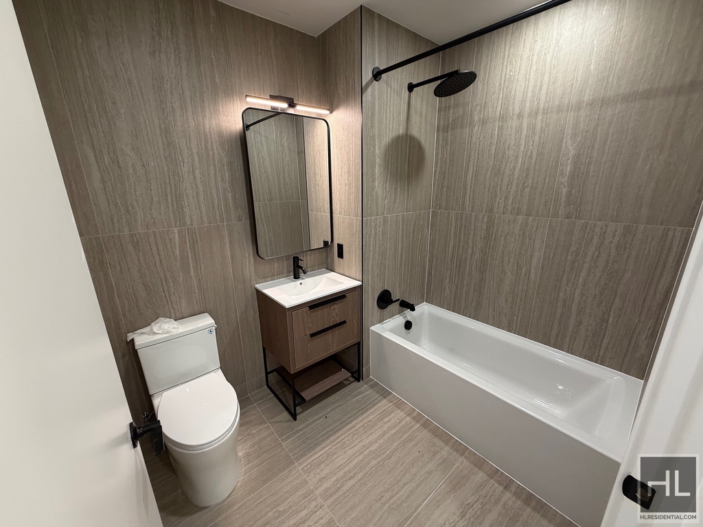 4 Avenue - Photo 3