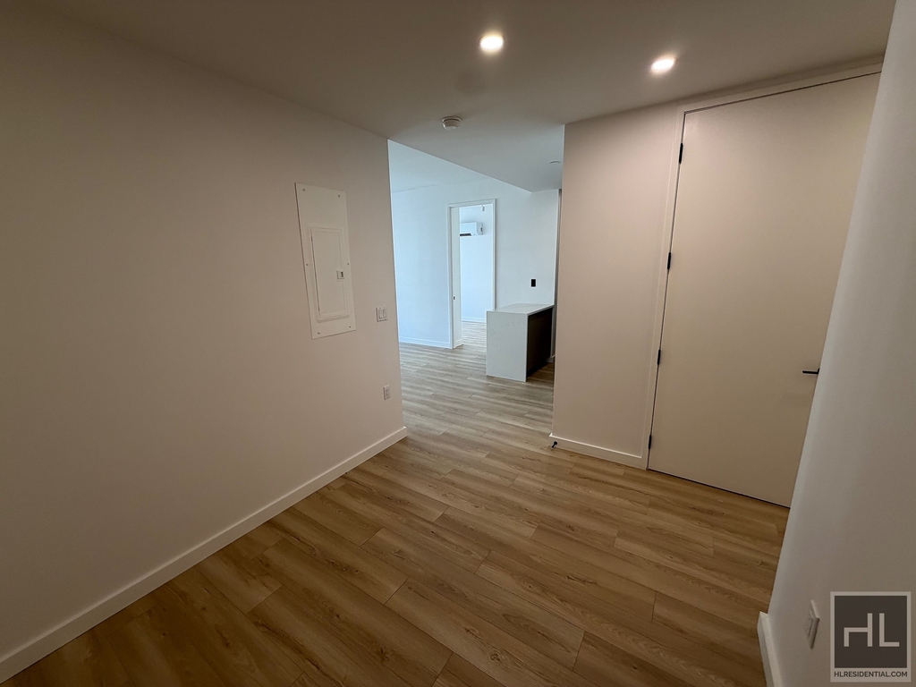 4 Avenue - Photo 6