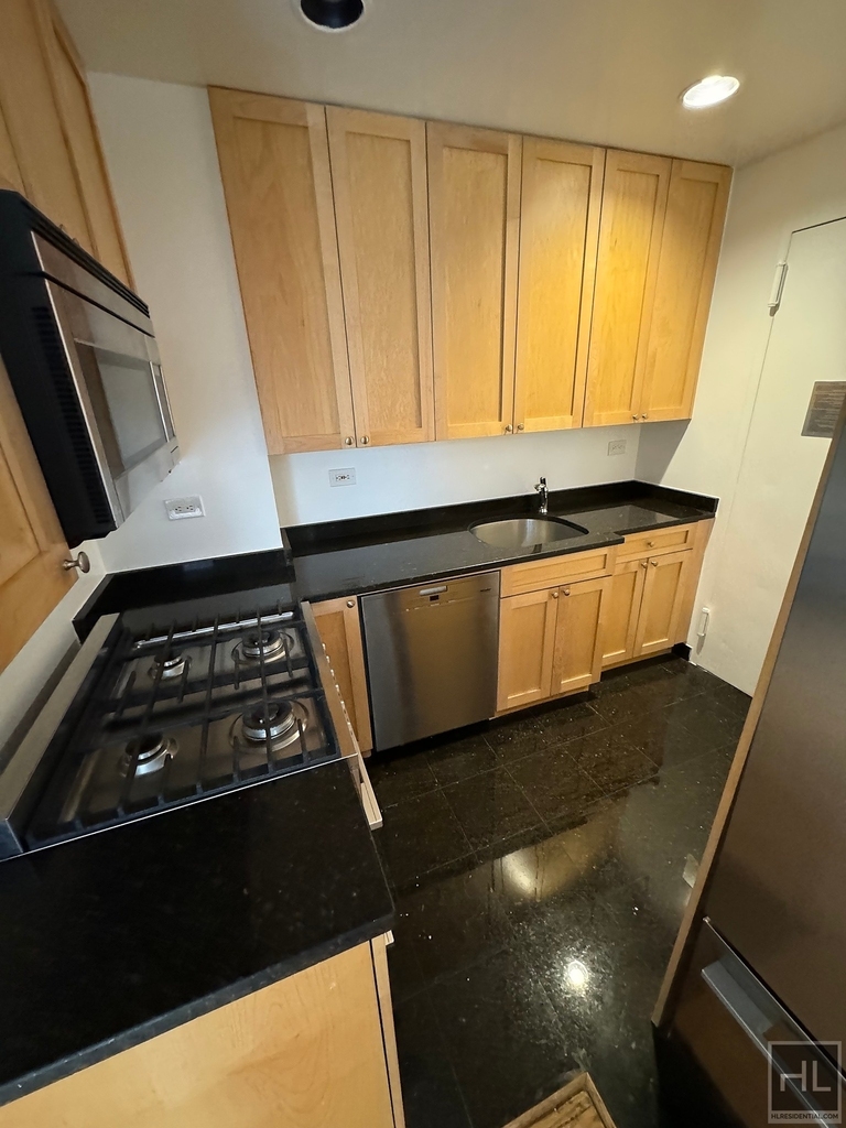 West 79 Street - Photo 3