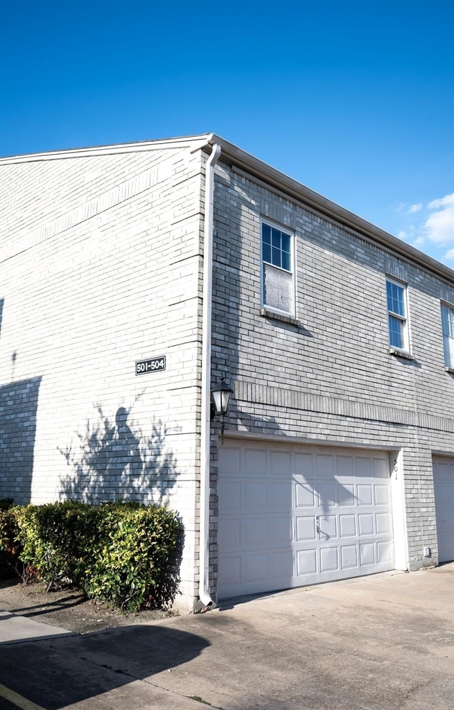 4001 Tanglewilde Street - Photo 31