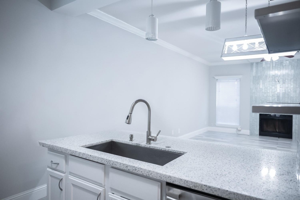4001 Tanglewilde Street - Photo 14