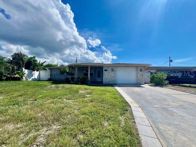 3916 Cedarwood Drive - Photo 2