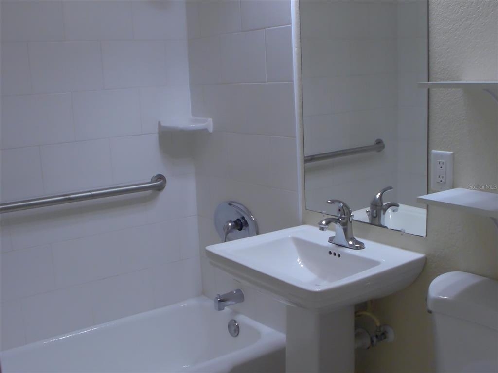 1112 E Winnemissett Avenue - Photo 9
