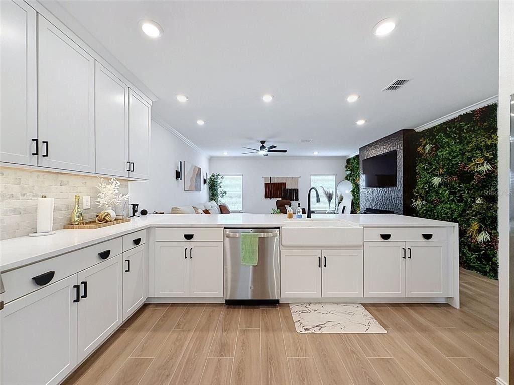1511 W Chestnut Street - Photo 15