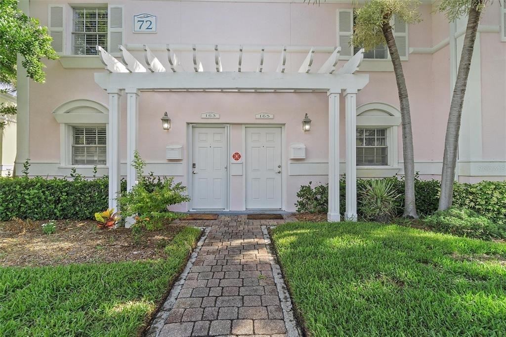 165 Pompano Dr Se - Photo 1