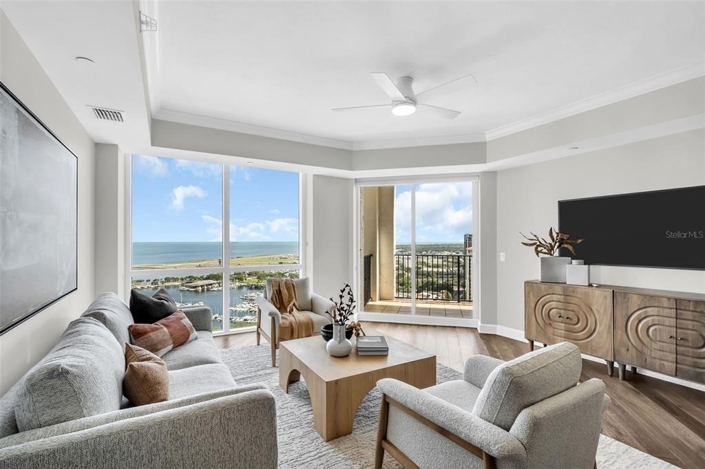 300 Beach Drive Ne - Photo 1