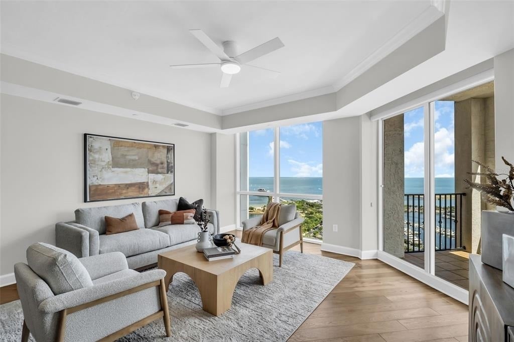 300 Beach Drive Ne - Photo 2
