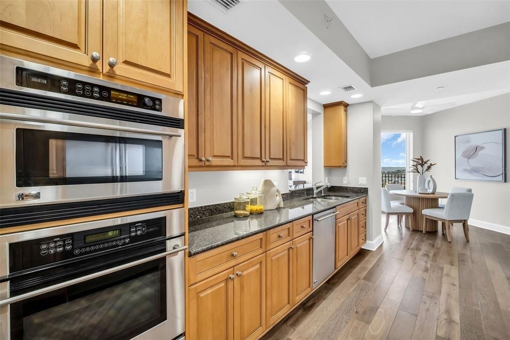 300 Beach Drive Ne - Photo 16