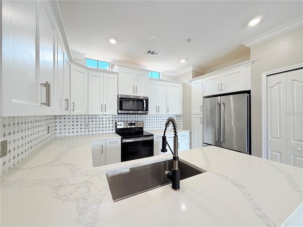 6117 Metrowest Boulevard - Photo 9