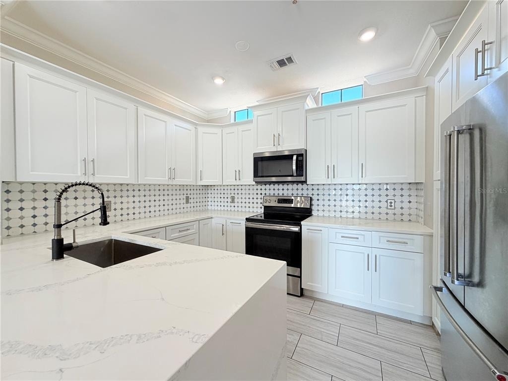 6117 Metrowest Boulevard - Photo 8