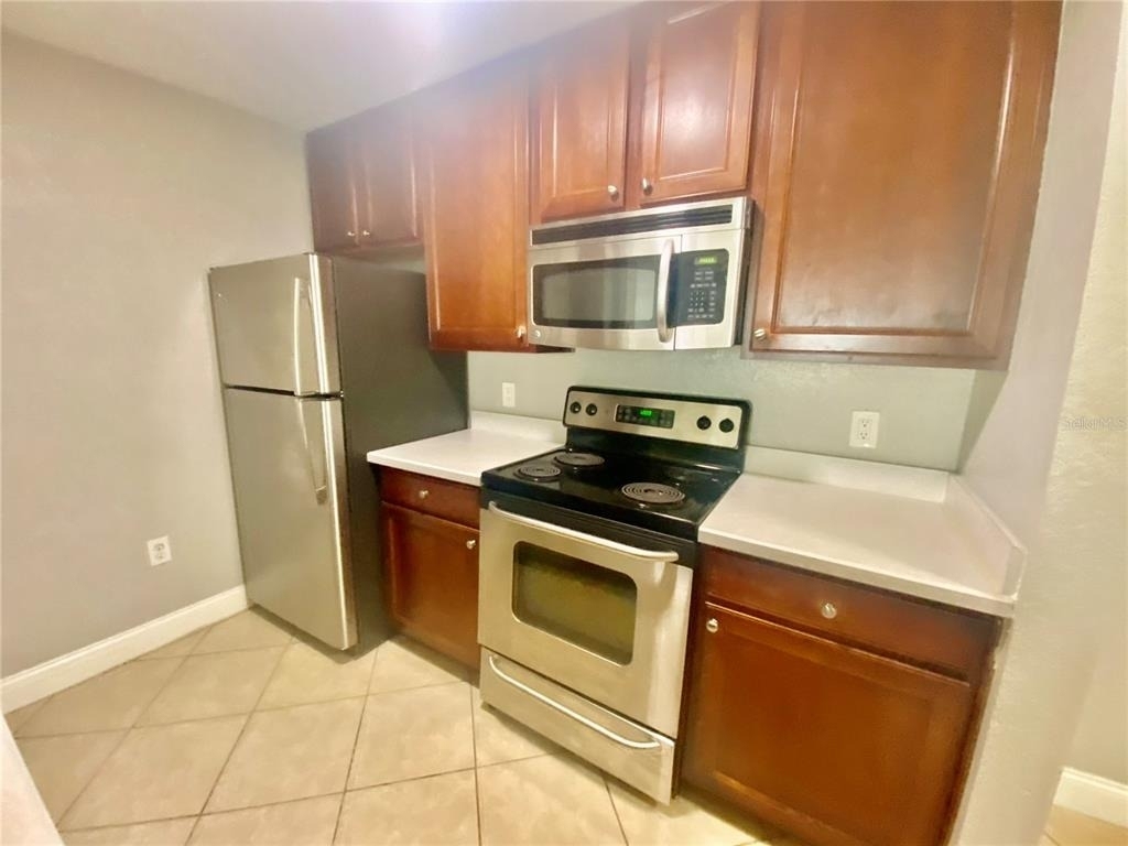 5475 Vineland Road - Photo 14