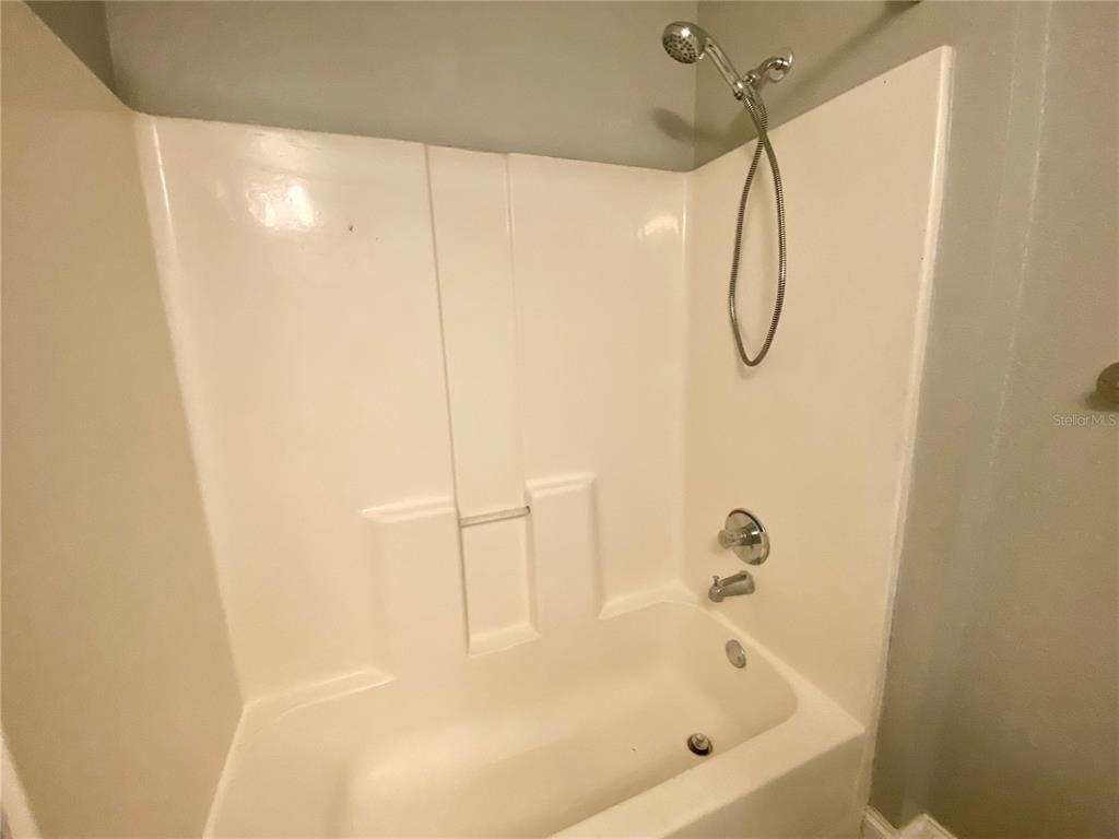 5475 Vineland Road - Photo 3