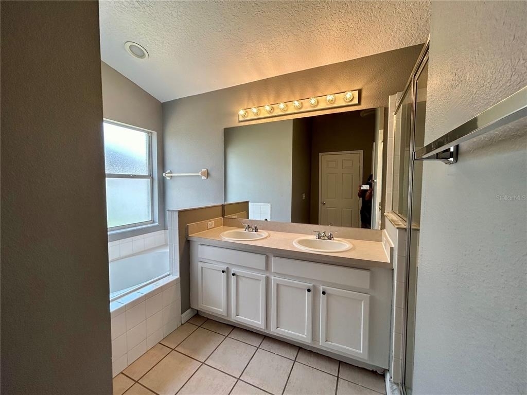 138 Sir Phillips Drive - Photo 7
