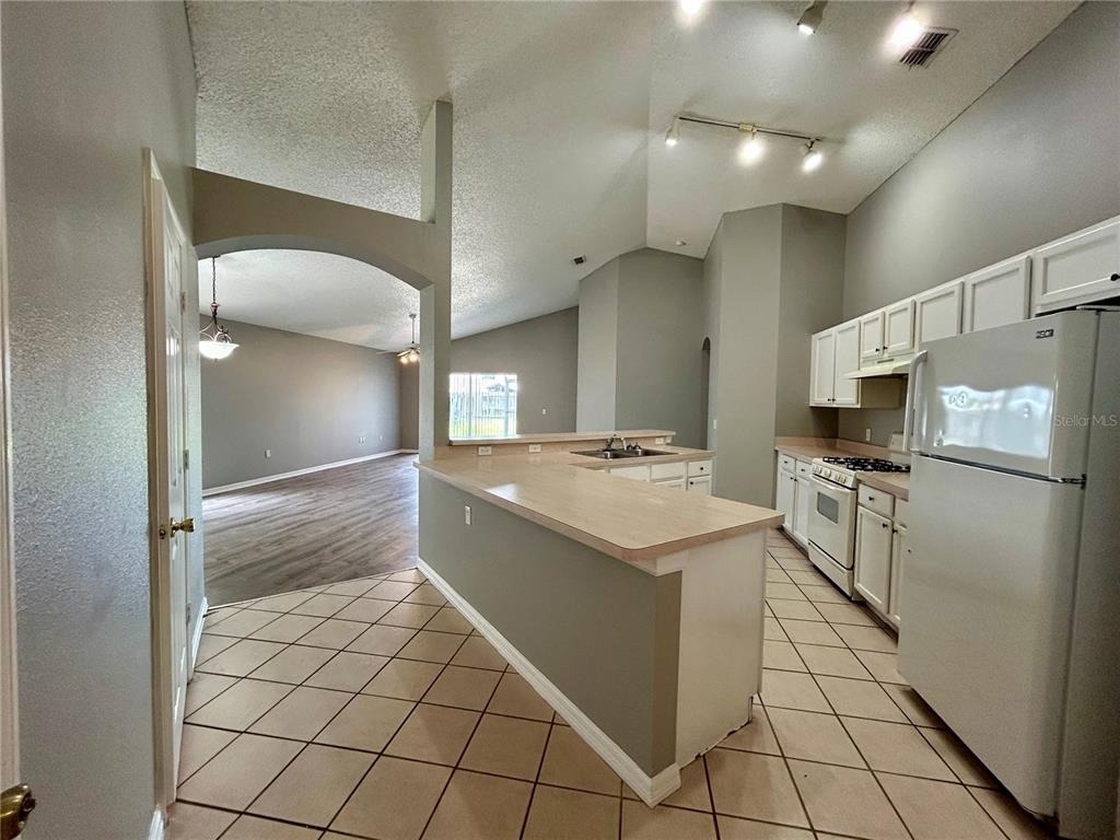 138 Sir Phillips Drive - Photo 3
