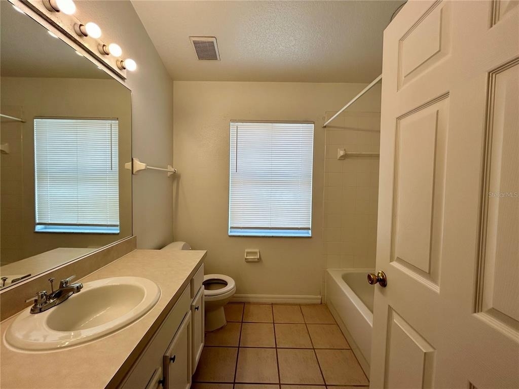 138 Sir Phillips Drive - Photo 9
