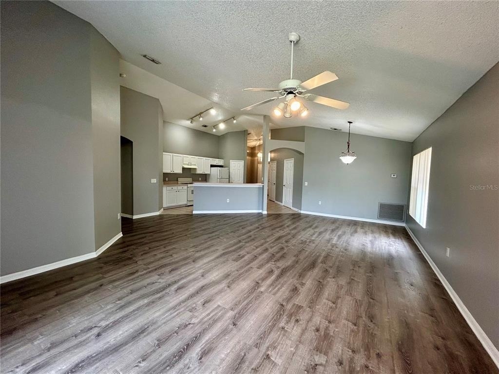 138 Sir Phillips Drive - Photo 2