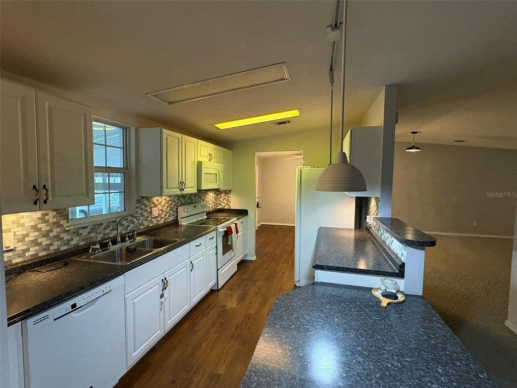 9147 Samaritan Avenue - Photo 21