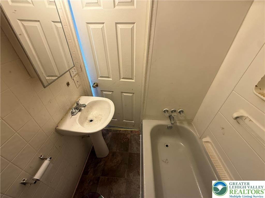 525 Elliger Street - Photo 12