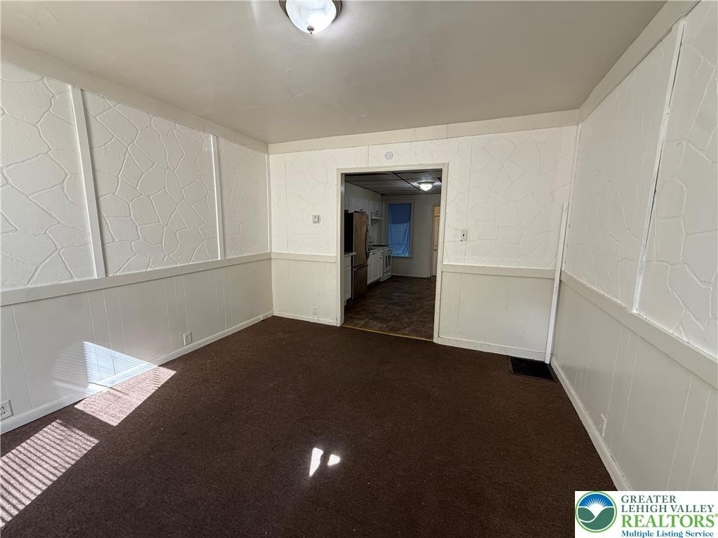 525 Elliger Street - Photo 1