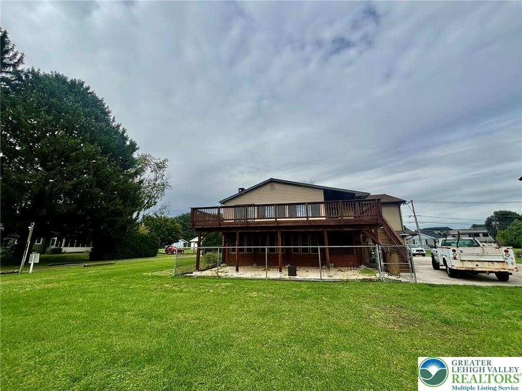 8740 Breiningsville - Photo 2