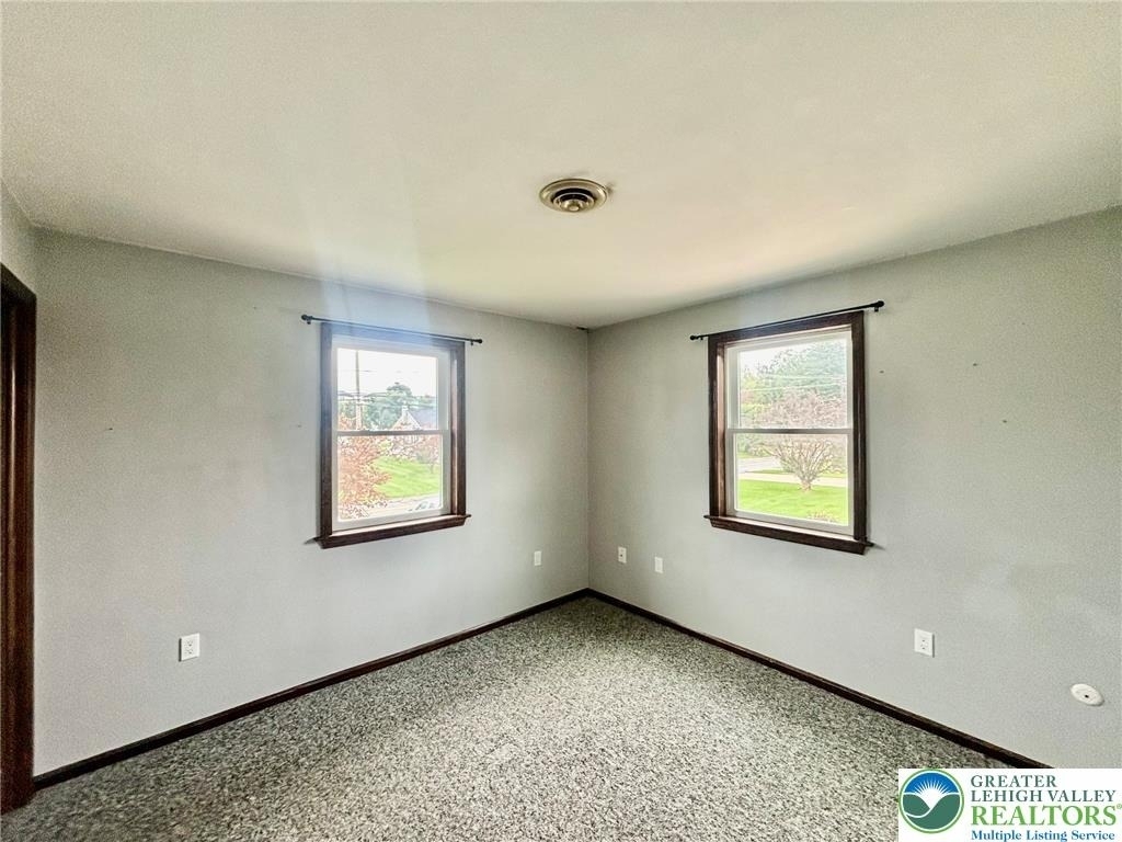 8740 Breiningsville - Photo 14
