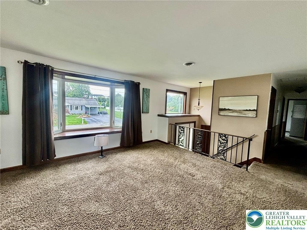 8740 Breiningsville - Photo 9