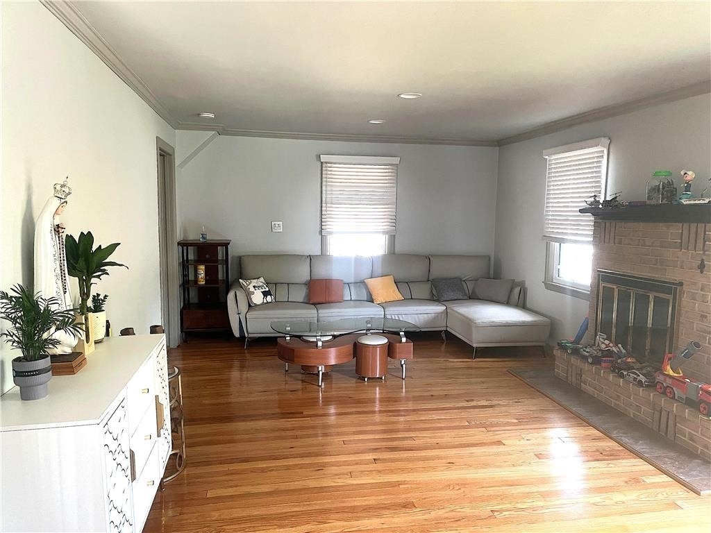 1735 Jefferson Avenue - Photo 2