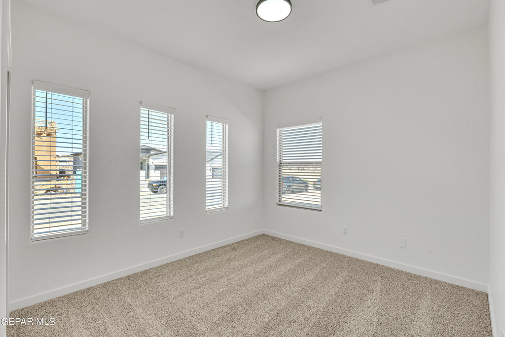 12716 Middlesbrough Avenue - Photo 5