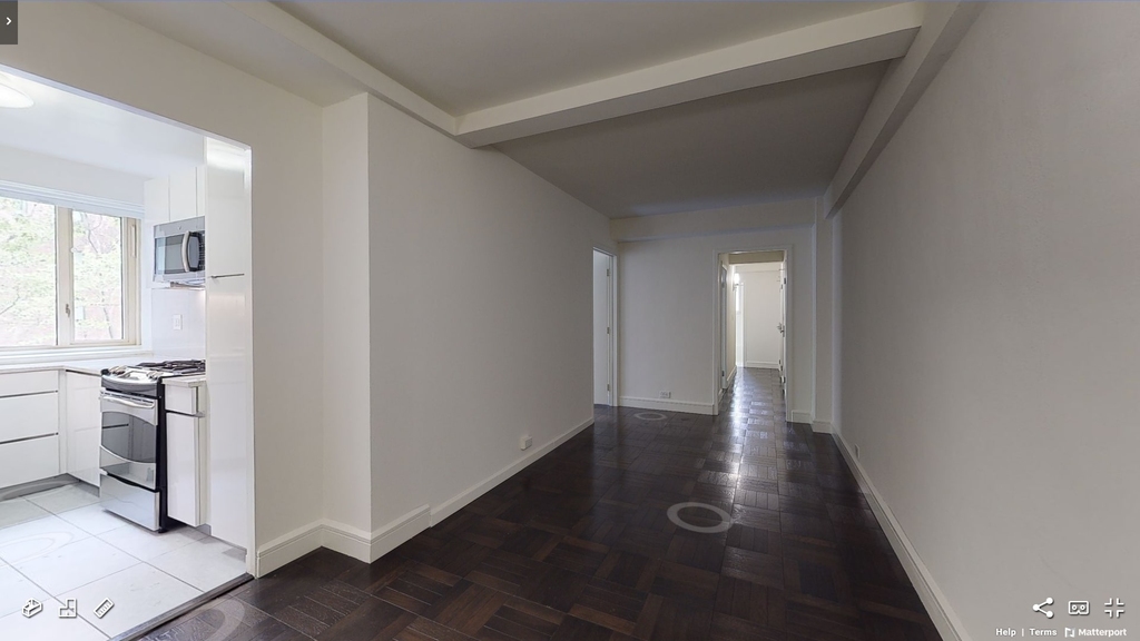 East 20th Street - Photo 4