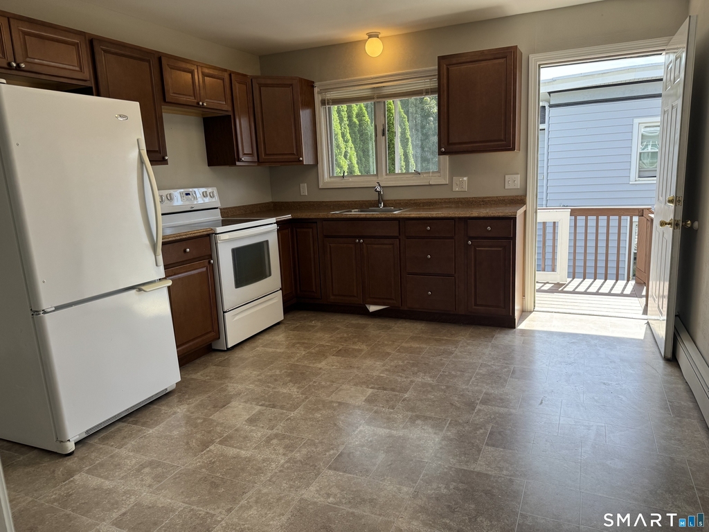 93 Cliff Street - Photo 2