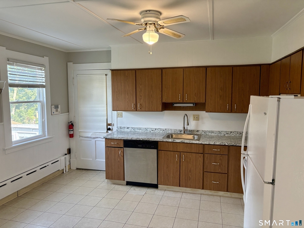 37 Hungerford Avenue - Photo 1