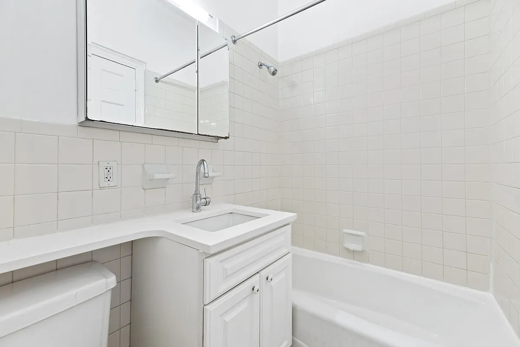 121 Madison Avenue - Photo 5