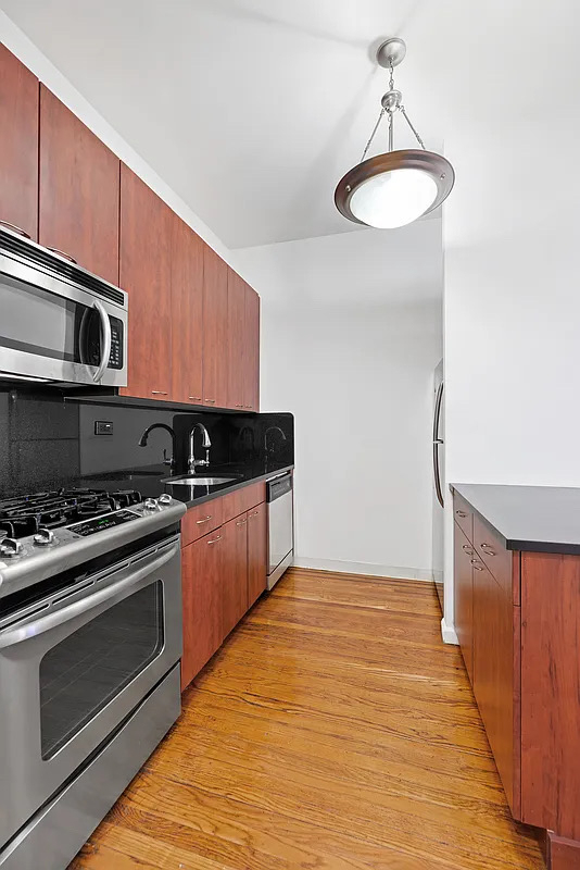 121 Madison Avenue - Photo 1