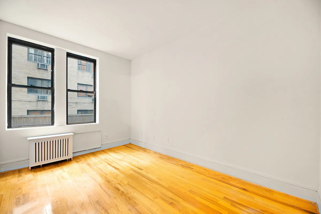 226 East 70th Street - Photo 3