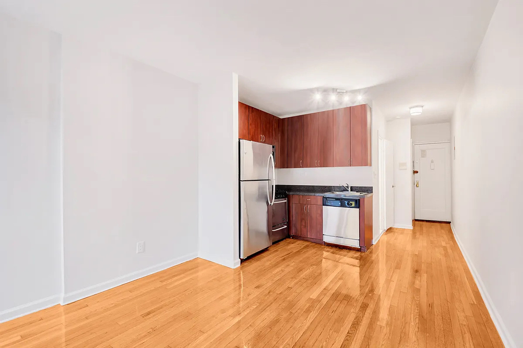 426 West 49th Street - Photo 1