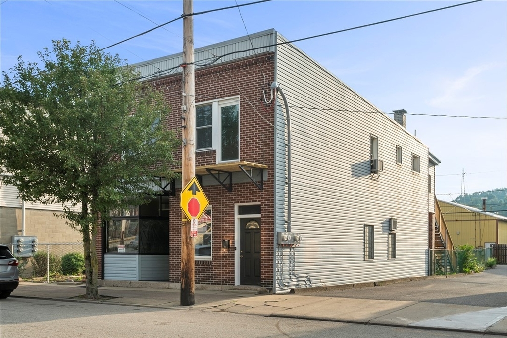 734 Monongahela Ave - Photo 1